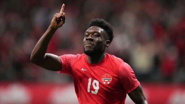 Alphonso Davies16歲就披上加拿大國家隊戰袍(photo:CBC)/金享娛樂城