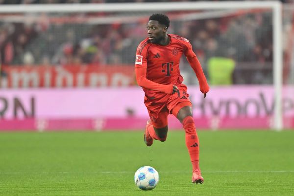 Davies代表拜仁慕尼黑在德甲出賽(photo:getfootballnewsgermany)/金享娛樂城